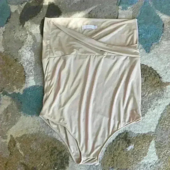 Strapless, criss cross top body suit - Picture 1 of 4